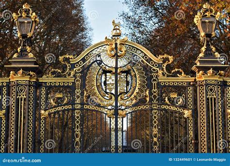 Entrance Gate of a Park in the Center London Stock Image - Image of travel, golden: 132449601