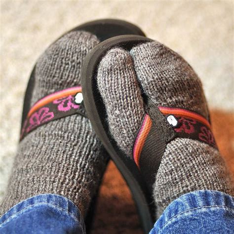 Flip-Flop Winter Socks pattern by Wendy Prager Goeckner | Flip flop socks, Sock knitting ...