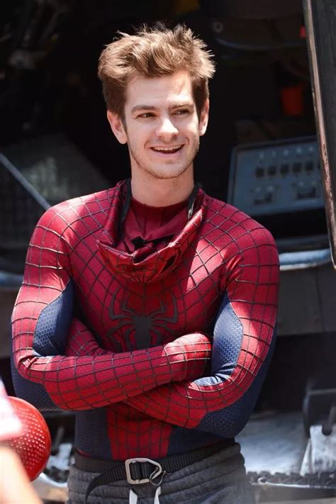 Andrew Garfield shows off superpowers on Spiderman set as he appears to fly - Mirror Online