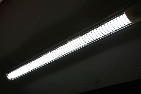 Comment remplacer les ballasts d'un éclairage fluorescent