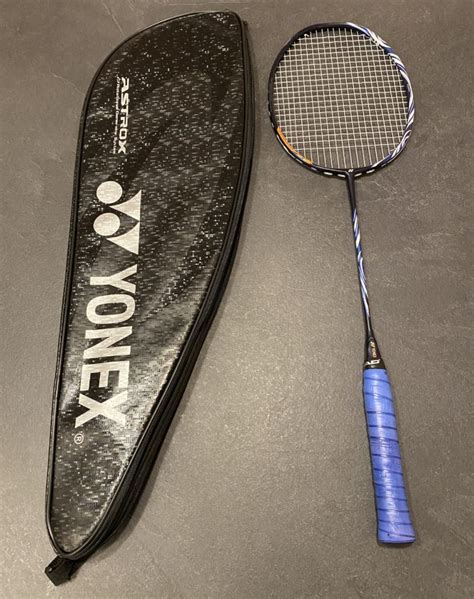 Yonex Astro 100 ZZ im Test - aus der Astrox Schlägerserie - aufdemmarkt.de