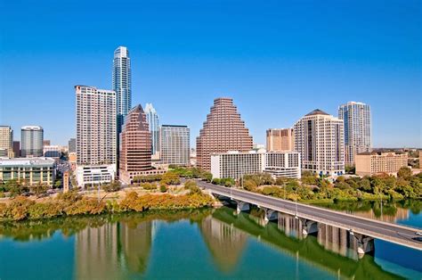 A Visitor's Guide to Exploring Downtown Austin, TX | PlanetWare