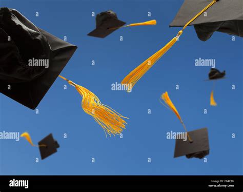 Graduation cap toss hi-res stock photography and images - Alamy