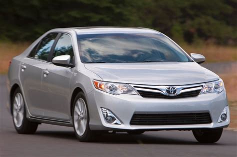 2014 Toyota Camry Pictures - 327 Photos | Edmunds