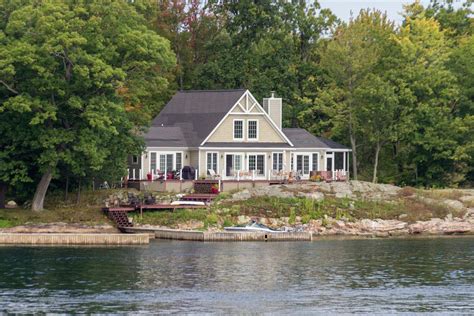 Brilliant Landscape Ideas for Lakefront Properties