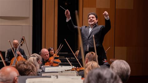 Phoenix Symphony director embraces diversity, champions broader sound