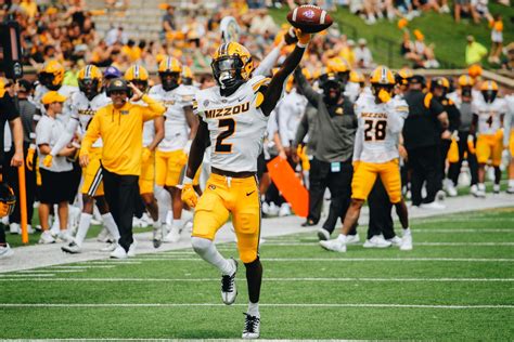 Missouri football's Ennis Rakestraw Jr. declares for the 2024 NFL Draft