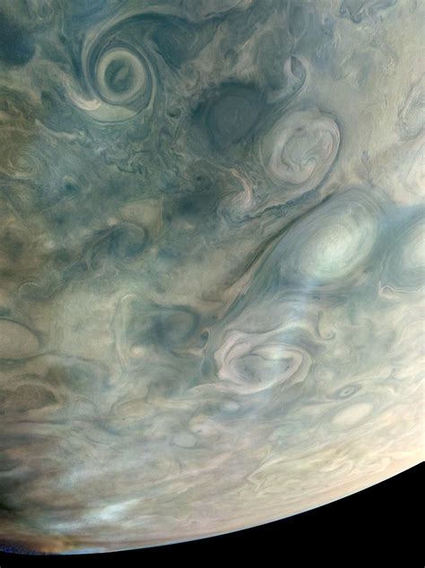 A stunning image of Jupiter's atmosphere taken by NASA's Juno ...