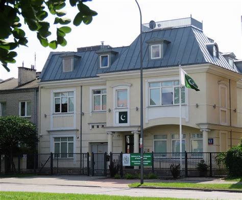 Pakistani embassy in Ukraine evacuated over 356 students to Poland