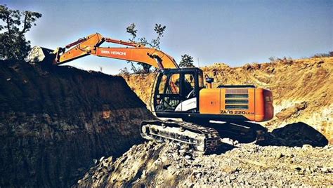 Hitachi digger photographed in India | Construction equipment, Hitachi ...