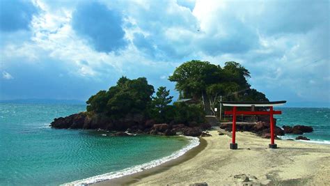 Secluded Island Shrine in Kagoshima : r/japanpics