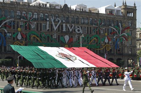 ¿Vas al desfile del domingo? Esto es todo lo que tiene que saber (sigue aquí la transmisión ...