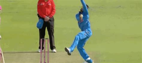 GIFs Which Prove That Virat Kohli Is The King Of 22 Yards