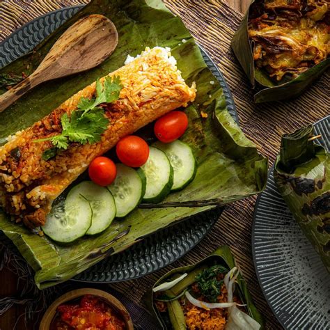 Kreasi Nikmat Nasi Bakar Ayam Suwir Pedas