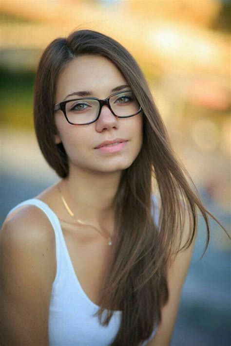 Girls with glasses Cute Glasses, New Glasses, Girls With Glasses ...