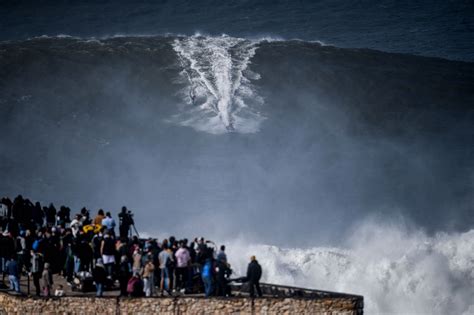 Mason Barnes Stuns Big Wave Surfing World With 100-Foot Wave