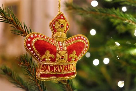 Queens of England: Royal Christmas Trees - Buckingham Palace