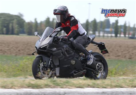 Spy Shots - New Ducati Panigale V4 R...? | MCNews