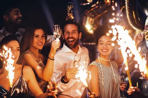 How To Plan a New Year’s Eve Party