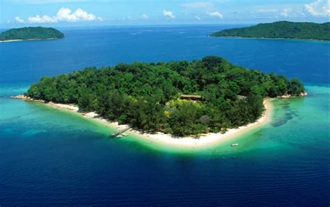 Top 4 Borneo Beaches Tours for 2024-2025