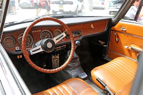 Alfa Romeo GT 1300 Junior interior - Alfa Romeo 105/115 Series Coupés - Wikipedia | Alfa romeo ...