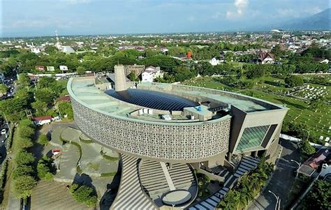 Yuk, Berkunjung ke Museum Tsunami di Aceh | Indonesia Traveler