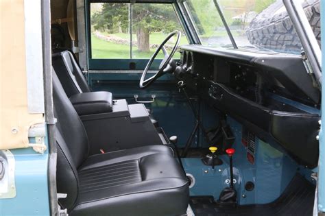 1973 Land Rover Series III Marine Blue - North America Overland