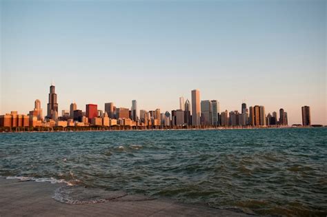 Premium Photo | Chicago skyline, lake michigan