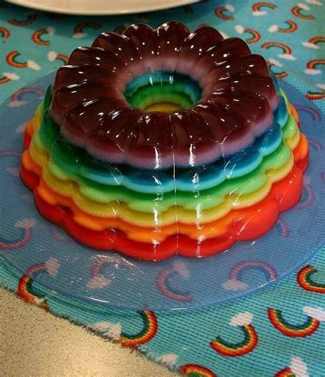 Tarta de gelatina arcoiris :D | Desserts, Jello cake, Rainbow jello