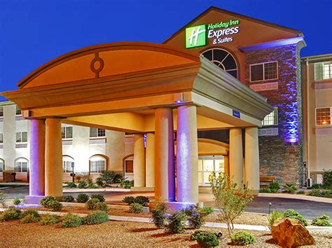 Holiday Inn Express & Suites Carlsbad Hotel by IHG