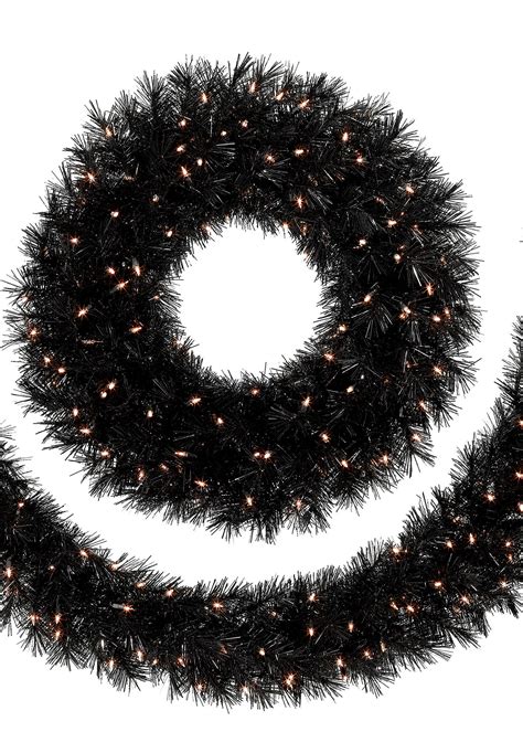 Pin by Alison Ehrick on Goth Christmas | Black wreath, Black christmas ...