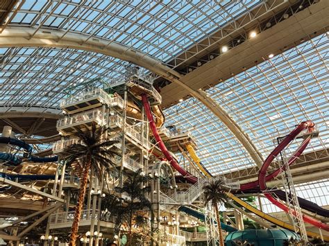 A Guide to West Edmonton Mall, Largest in North America | Jana Meerman