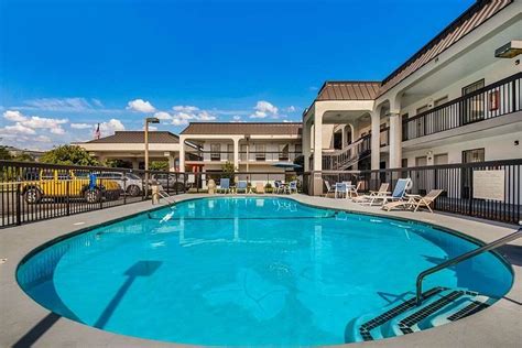 Clarion Inn Cleveland TN Pool: Pictures & Reviews - Tripadvisor