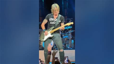 Keith Urban - Long Hot Summer (guitar riffs) - Indianapolis IN - 8/27 ...