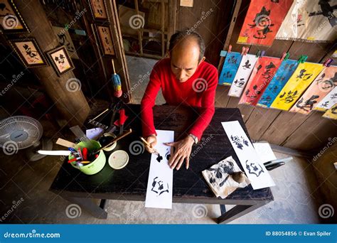 Local Calligrapher Creates New Art Work Editorial Photo - Image of vietnam, tradition: 88054856