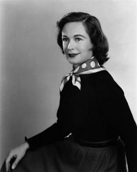 Geraldine Fitzgerald - Biography, Height & Life Story | Super Stars Bio