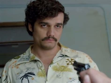 This intense first trailer for Netflix's 'Narcos' brings Pablo Esco...