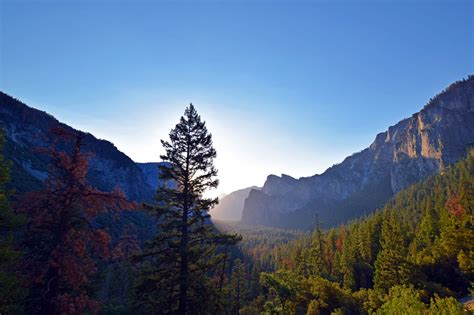 Sunrise at Tunnel View Yosemite. [OC] [20481365] #reddit | Wallpaper 16:9 landscape, Tunnel view ...