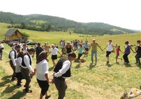 Kolo - traditional folk dance - News | Orthodoxy Cognate PAGE