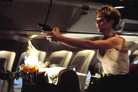 Break Down That Film Reviews: Turbulence (1997) Review: