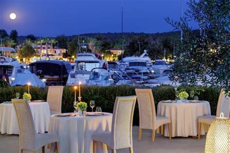 WATER RESTAURANT, Sani - Updated 2024 Restaurant Reviews & Photos ...