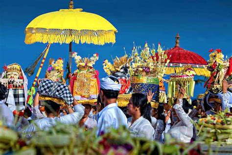 Wisata Budaya Di Indonesia - Panduan Traveling, YOEXPLORE - Budaya