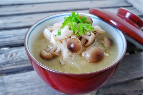 Miso Soup with Shimeji Mushrooms - Plant-Based Matters