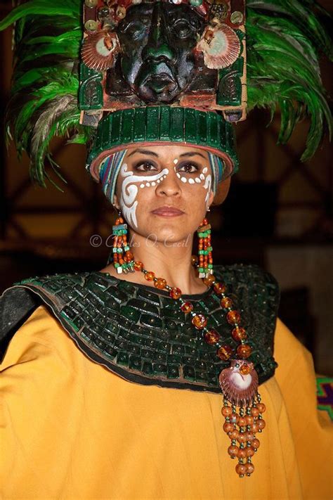 female aztec maya inca clothing fashion design - Google Search Mexican American, Aztec Costume ...