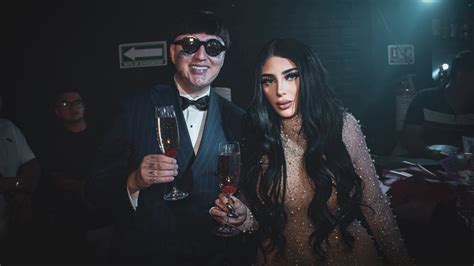 Reggaeton Champagne - Bellakath & Dani Flow: Song Lyrics, Music Videos & Concerts