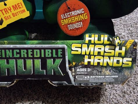 Incredible Hulk Movie Smash Hands HTF New in Original Box 2008 MARVEL ...