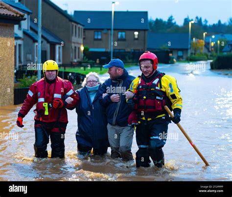 Brechin, Scotland, UK. 20th October 2023. River South Esk breaks its ...