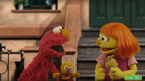 Meet Julia, Sesame Street's First Muppet With Autism | Glamour