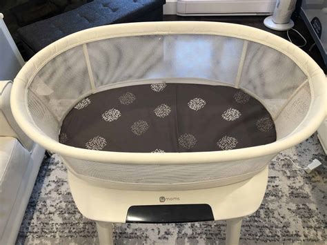 A Complete Review of the 4moms Mamaroo Sleep Bassinet