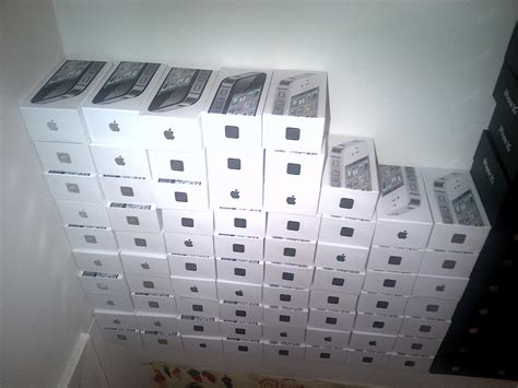 iPhone and Blackberry Empty Boxes: Brand New iPhone 4s Black Empty Box ...